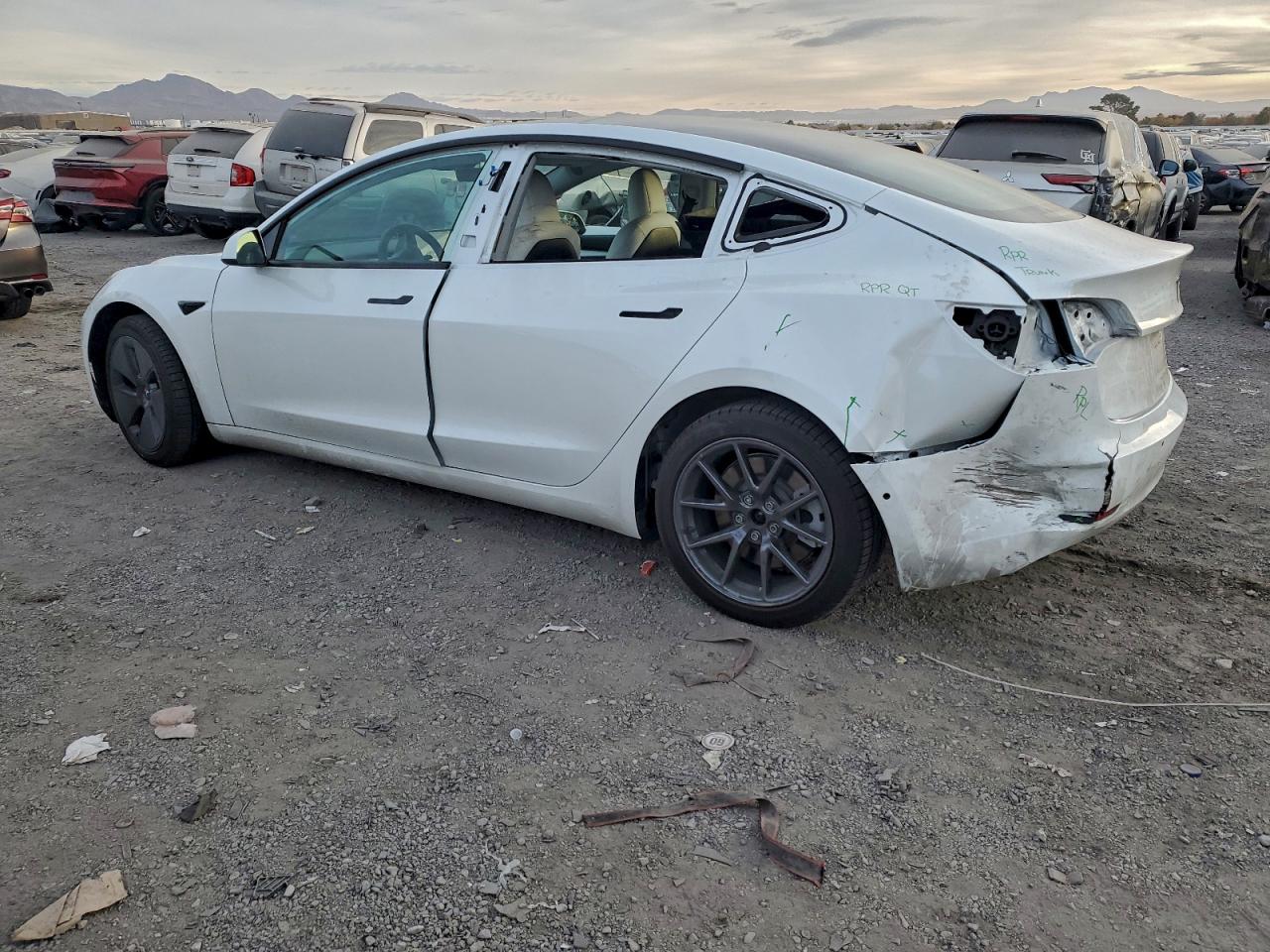 2022 TESLA MODEL 3 photo 2