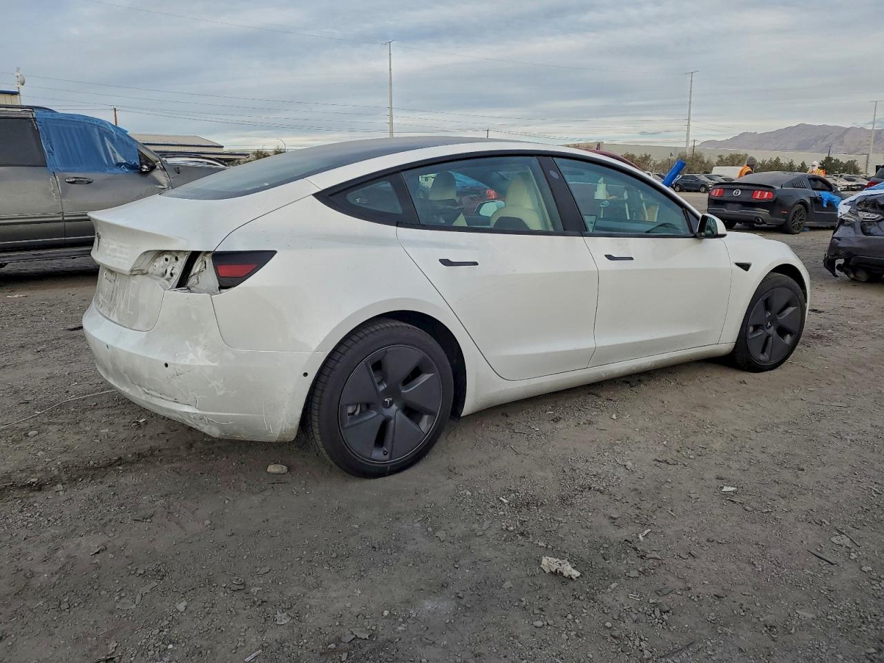 2022 TESLA MODEL 3 photo 3