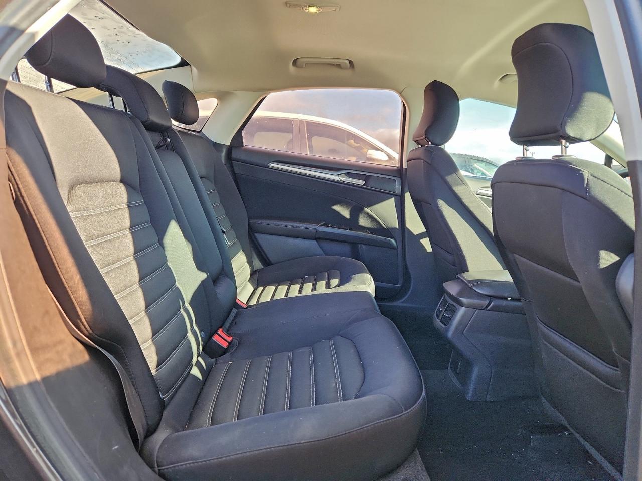 2015 FORD FUSION SE photo 10