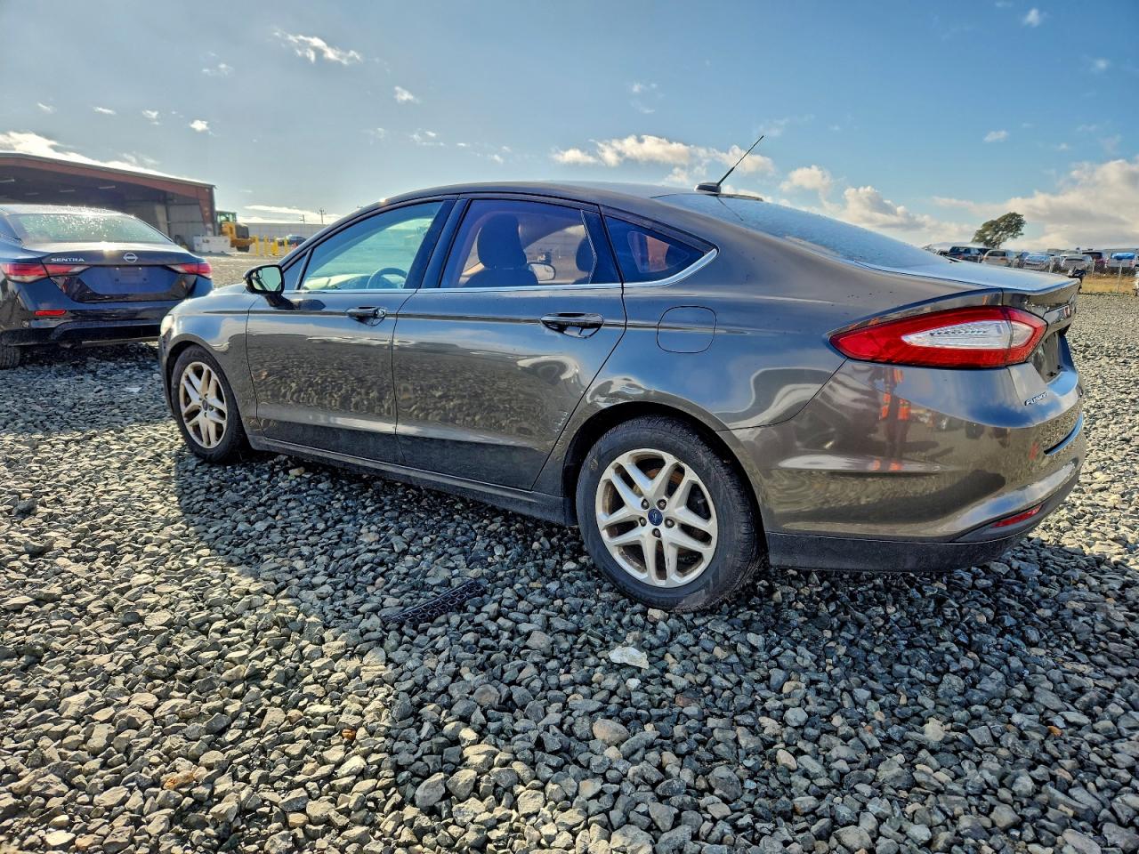 2015 FORD FUSION SE photo 2