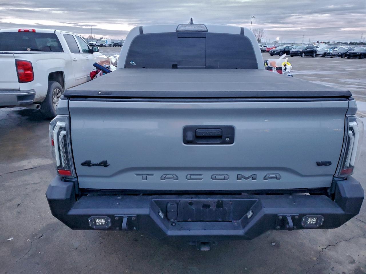 2019 TOYOTA TACOMA DOUBLE CAB photo 6