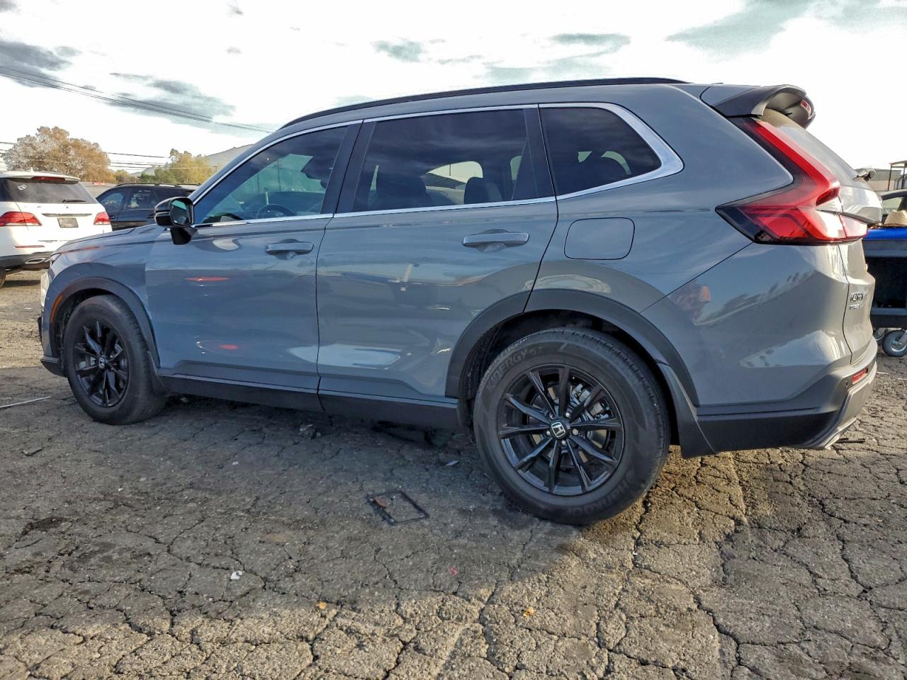 2024 HONDA CR-V SPORT-L photo 2