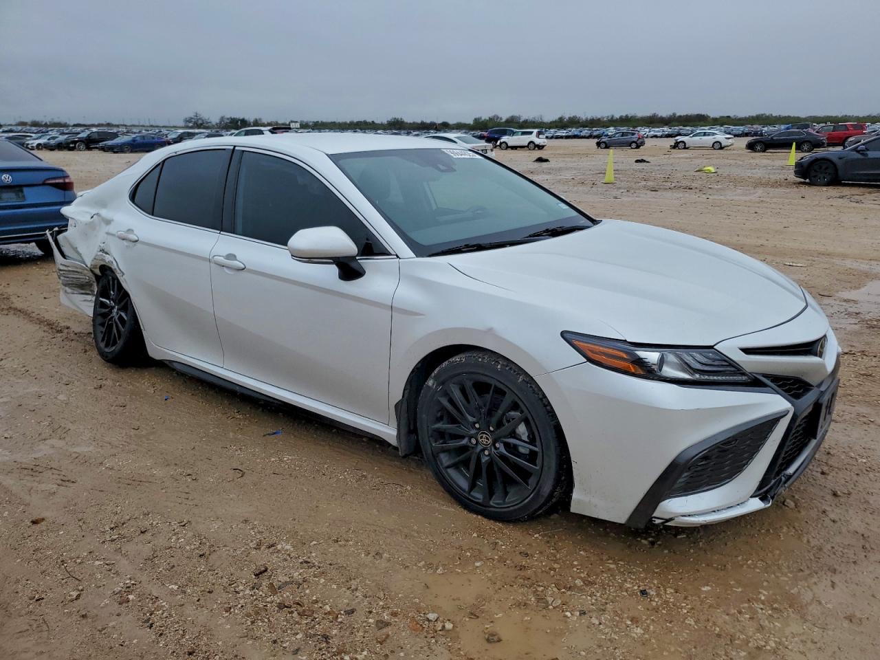 2021 TOYOTA CAMRY XSE photo 4