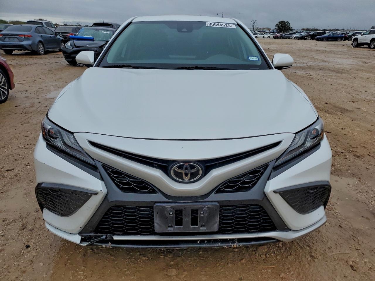 2021 TOYOTA CAMRY XSE photo 5