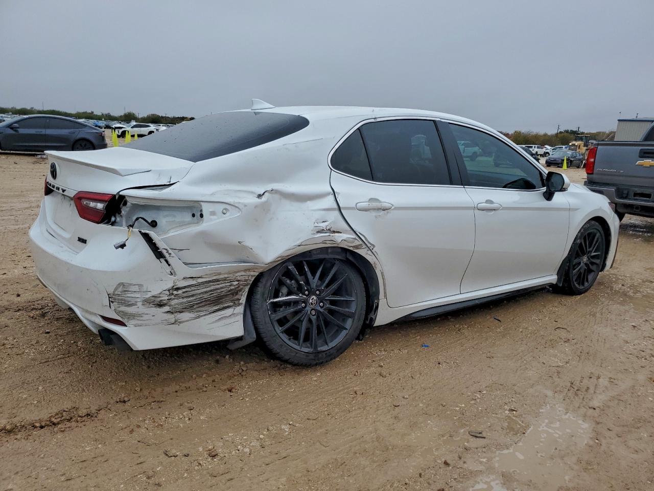 2021 TOYOTA CAMRY XSE photo 3