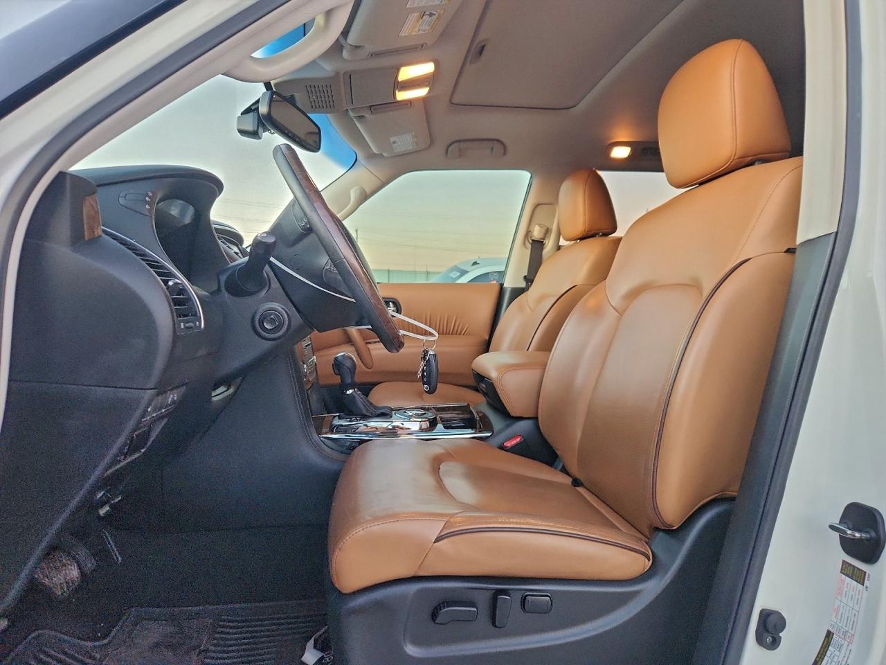 2017 INFINITI QX80 BASE photo 7
