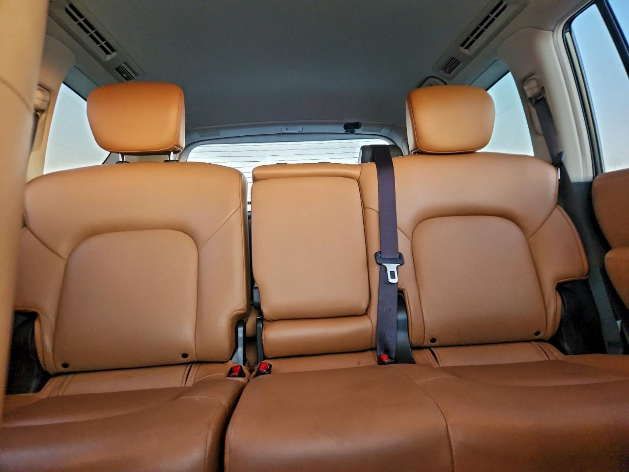 2017 INFINITI QX80 BASE photo 10