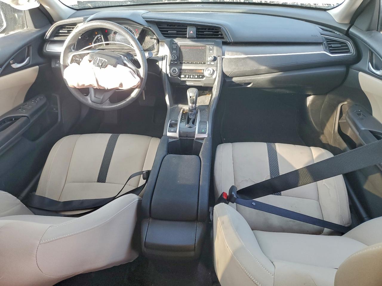 2016 HONDA CIVIC LX photo 8