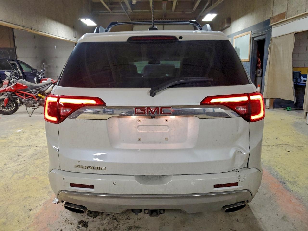2019 GMC ACADIA DENALI photo 6