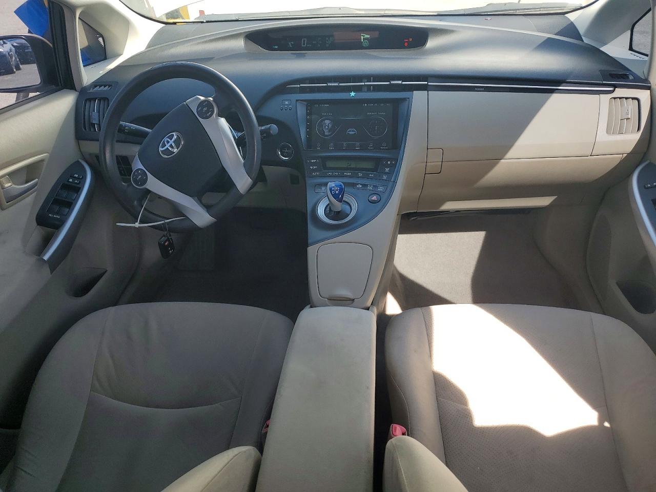 2010 TOYOTA PRIUS photo 8