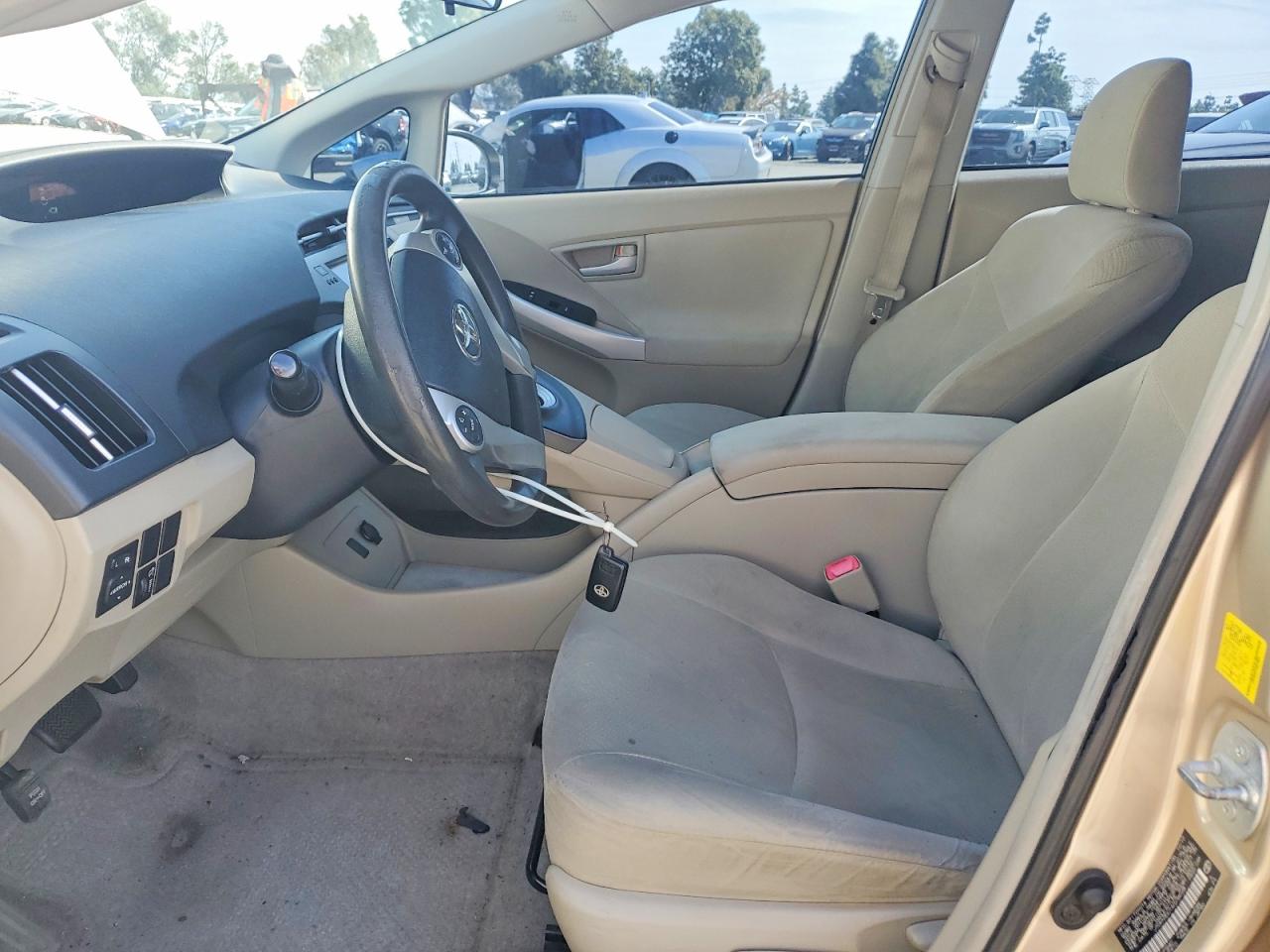 2010 TOYOTA PRIUS photo 7
