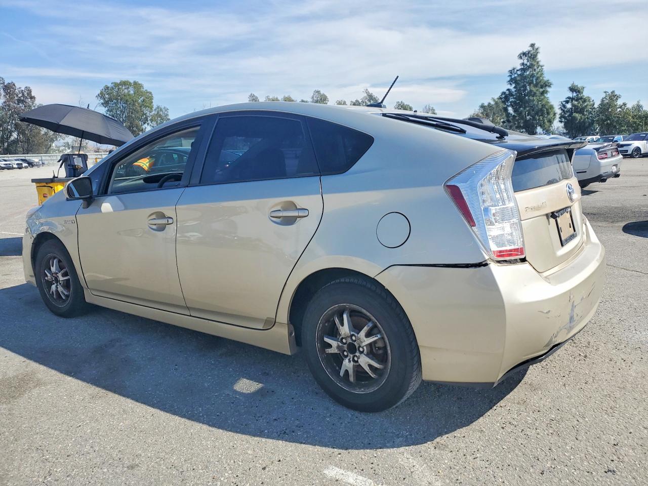 2010 TOYOTA PRIUS photo 2