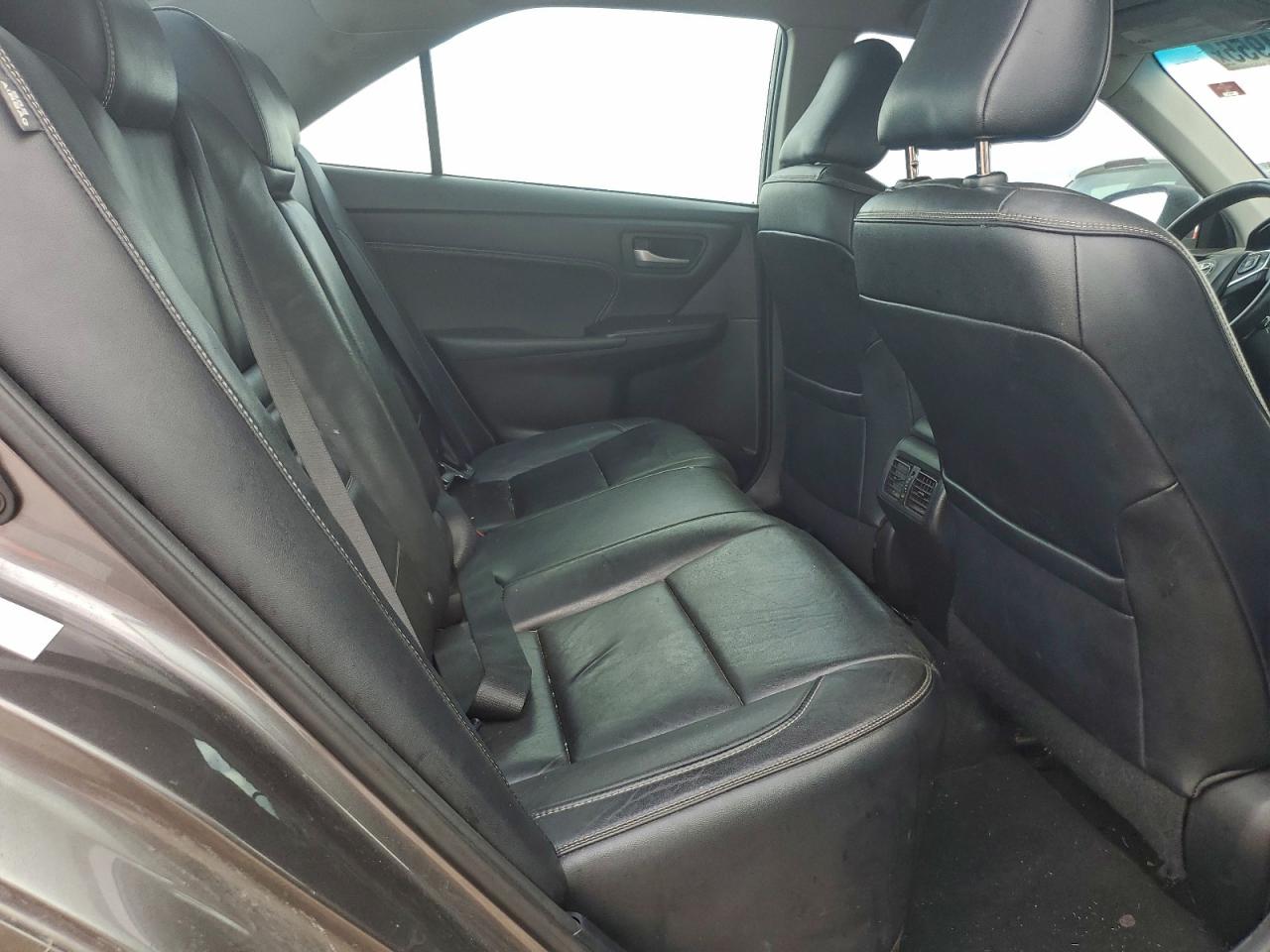 2016 TOYOTA CAMRY LE photo 10