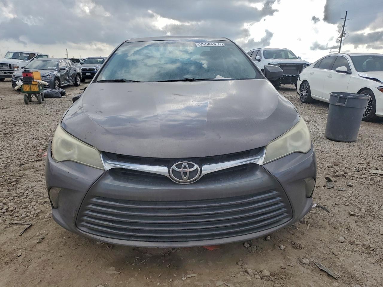 2016 TOYOTA CAMRY LE photo 5