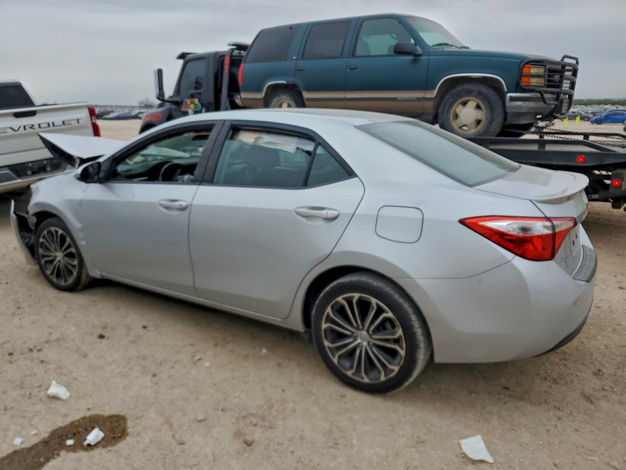 2014 TOYOTA COROLLA L photo 2