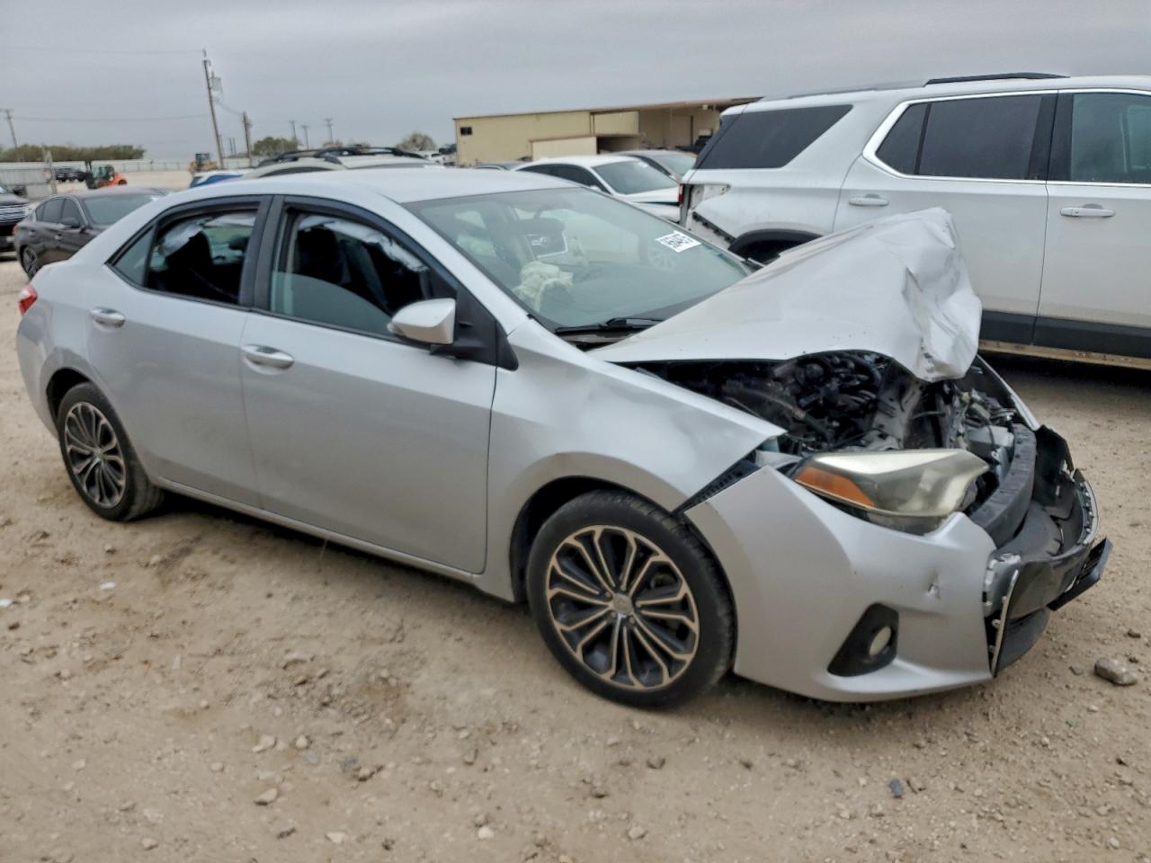 2014 TOYOTA COROLLA L photo 4