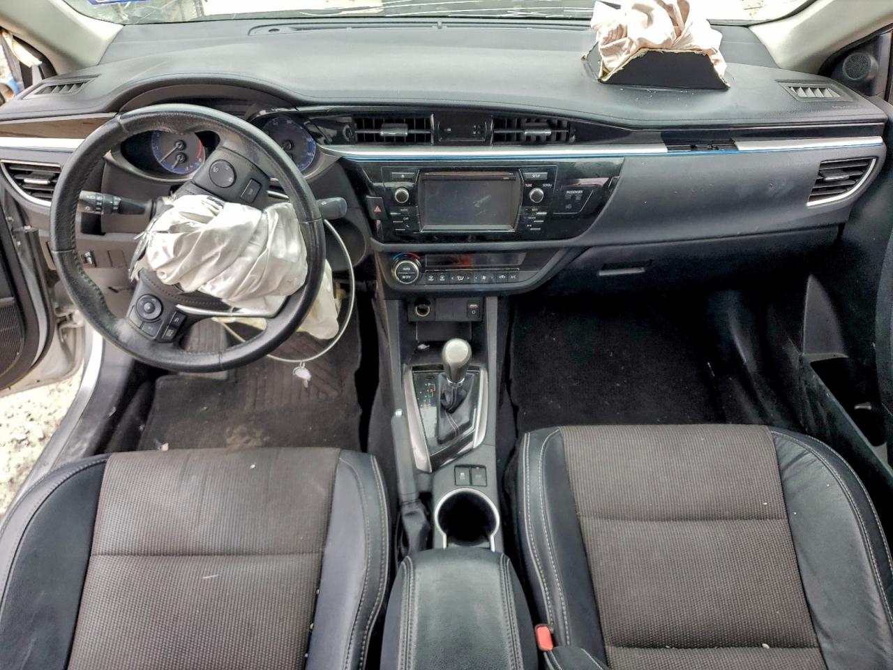 2014 TOYOTA COROLLA L photo 8