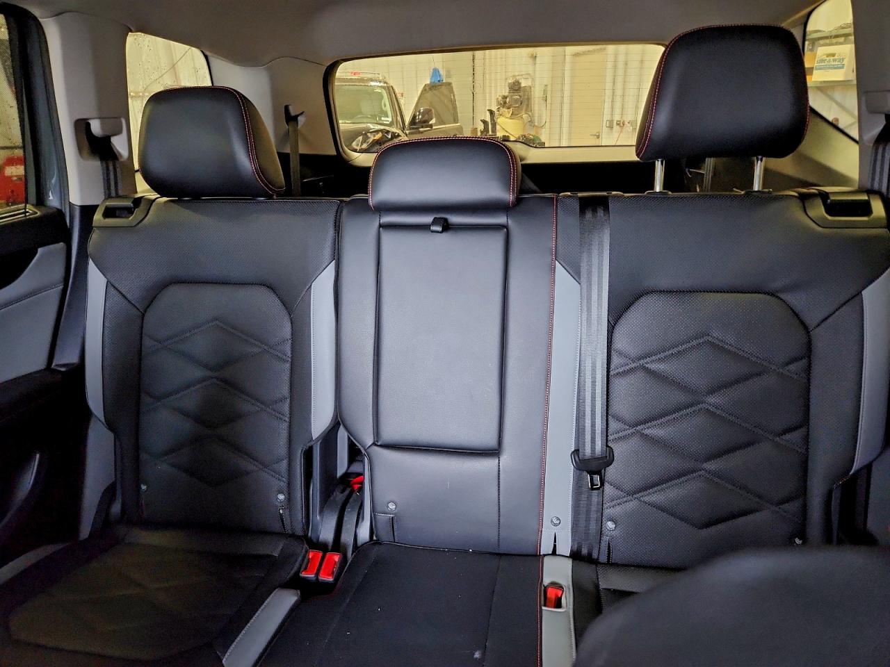 2024 VOLKSWAGEN ATLAS PEAK EDITION SEL photo 10