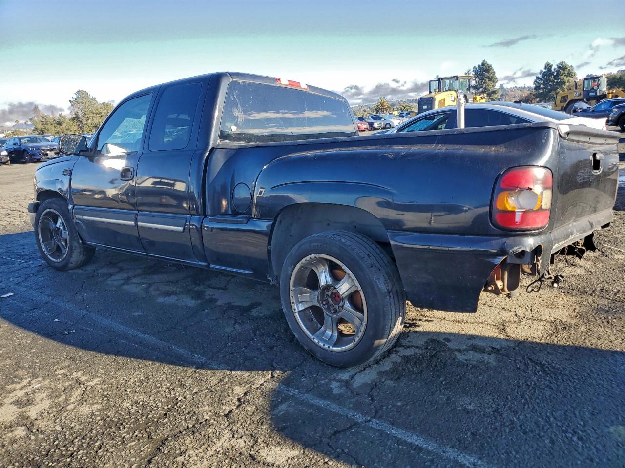 2005 CHEVROLET SILVERADO C1500 photo 2