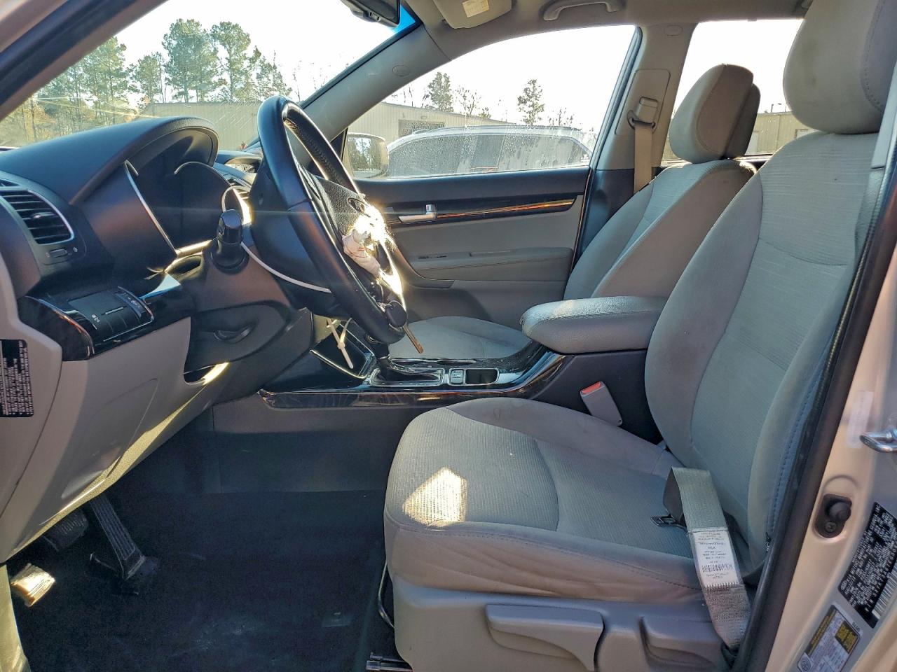 2014 KIA SORENTO LX photo 7