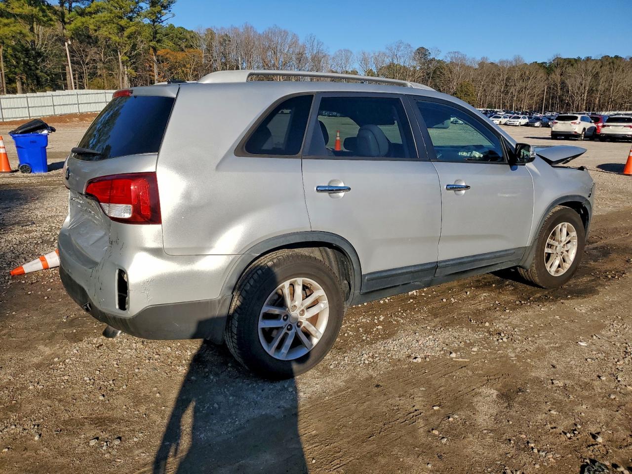 2014 KIA SORENTO LX photo 3