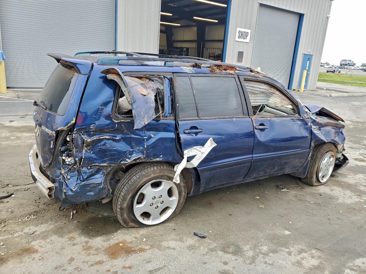 2004 TOYOTA HIGHLANDER LIMITED photo 3