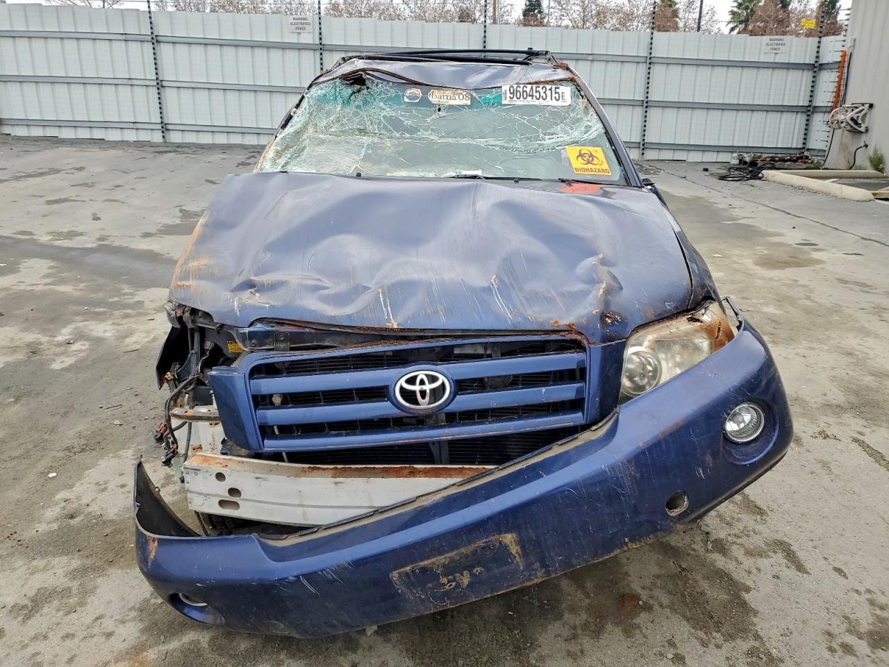 2004 TOYOTA HIGHLANDER LIMITED photo 5