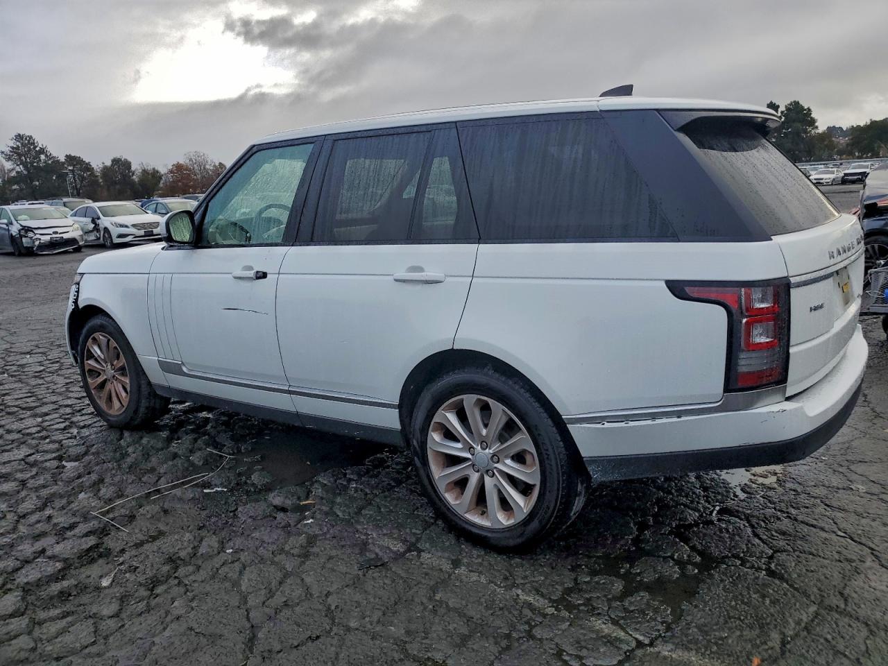 2017 LAND ROVER RANGE ROVER HSE photo 2