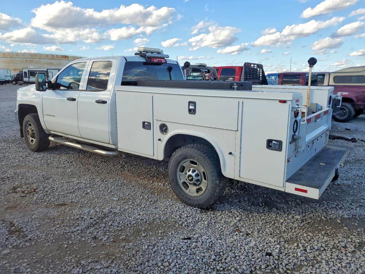 2017 CHEVROLET SILVERADO 2500 UTILITY / SERVICE TRUCK photo 2