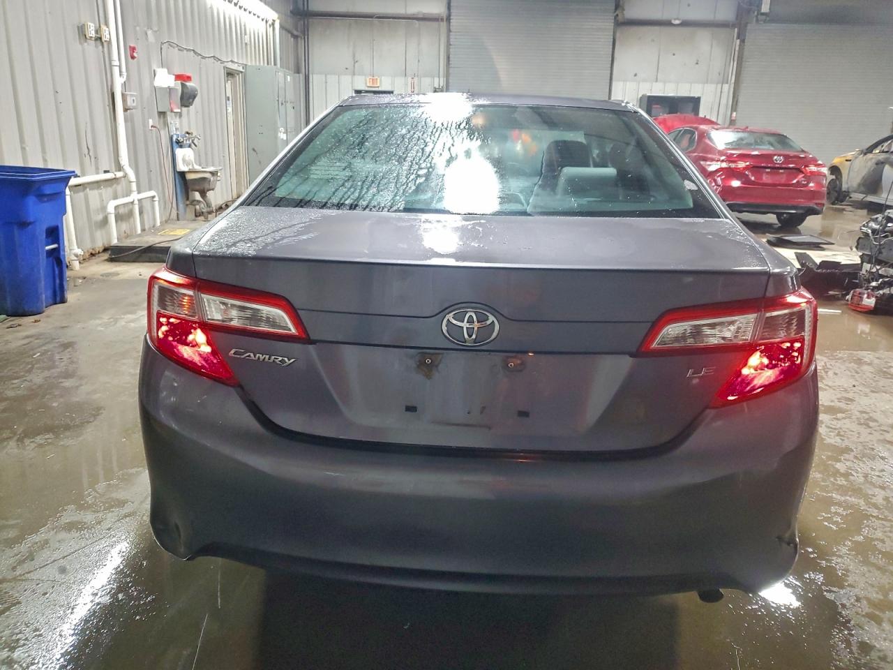 2014 TOYOTA CAMRY LE photo 11