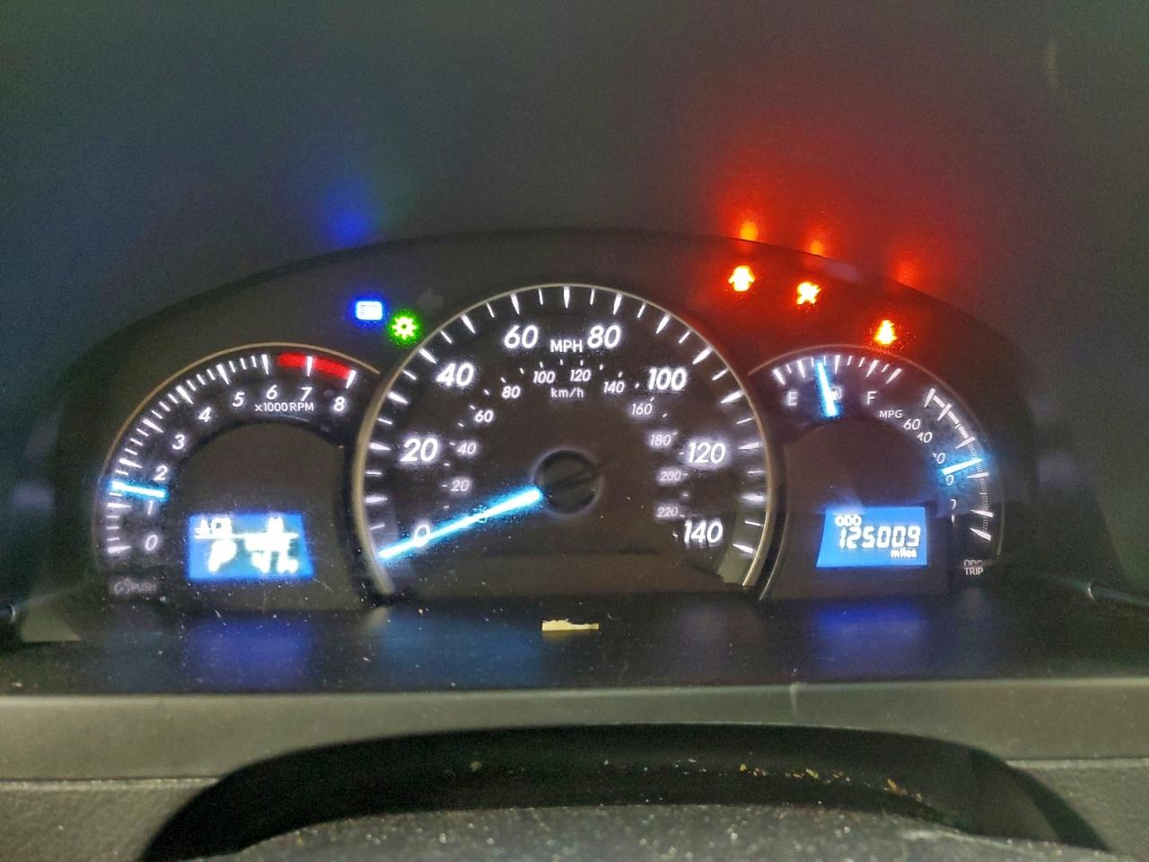 2014 TOYOTA CAMRY LE photo 17