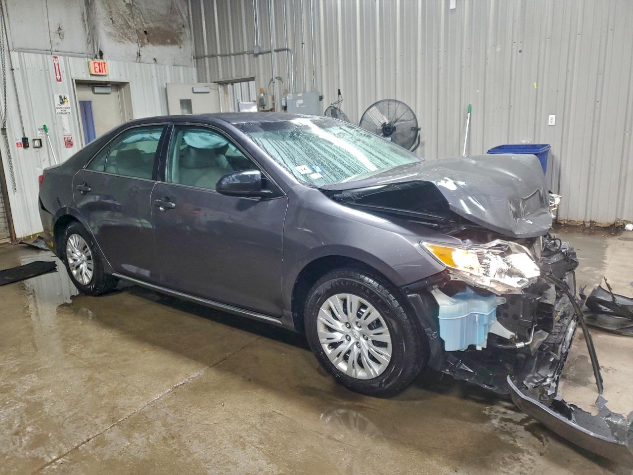 2014 TOYOTA CAMRY LE photo 7