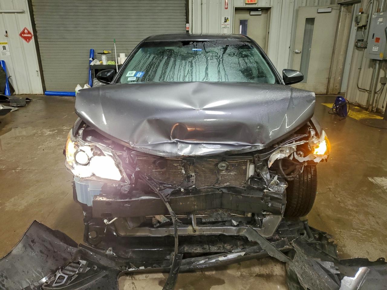 2014 TOYOTA CAMRY LE photo 9