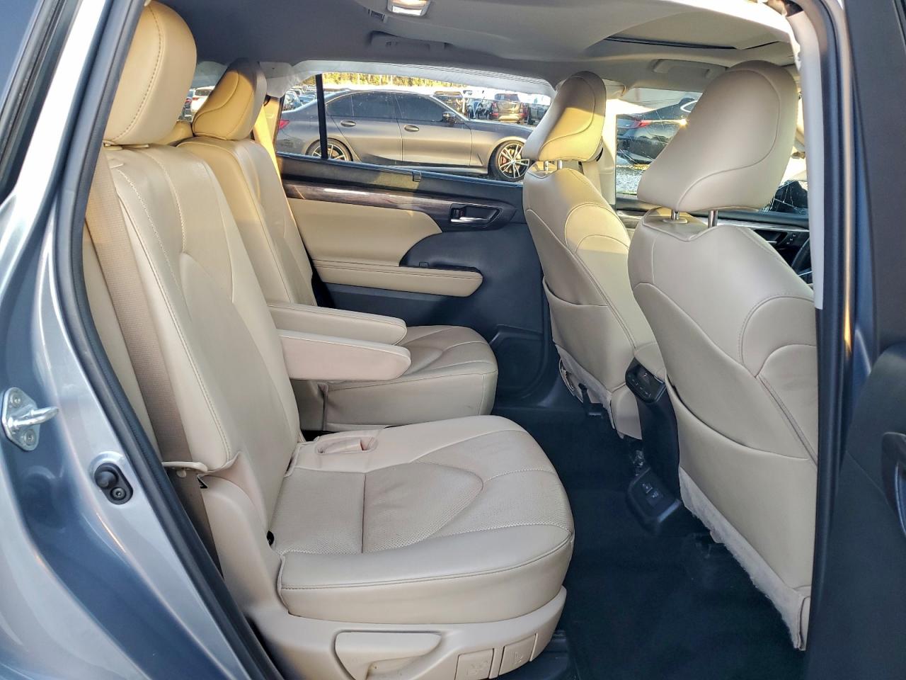 2023 TOYOTA HIGHLANDER HYBRID LIMITED photo 11