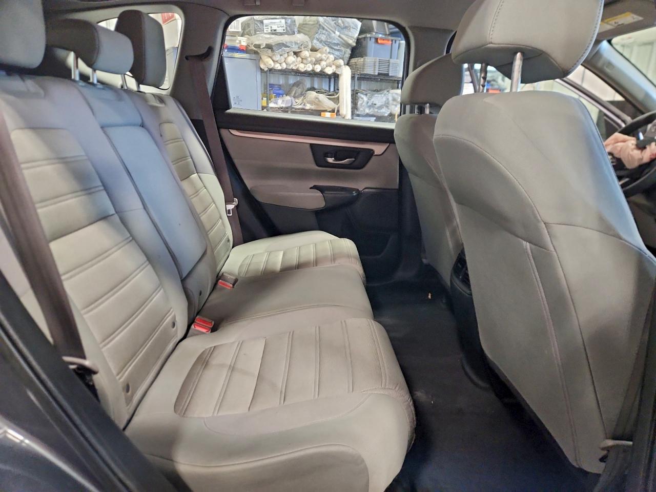 2017 HONDA CR-V LX photo 11