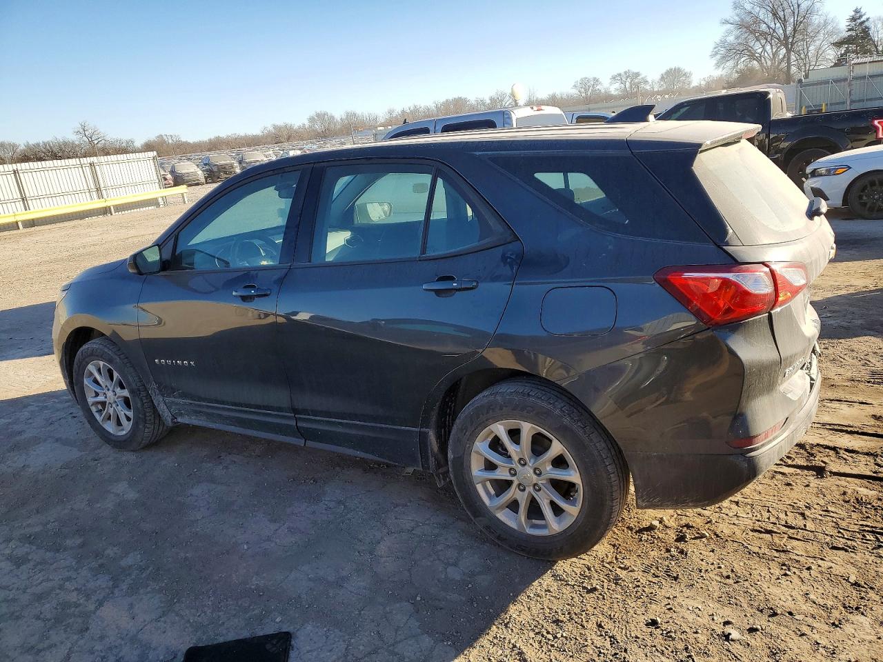 2019 CHEVROLET EQUINOX LS photo 2