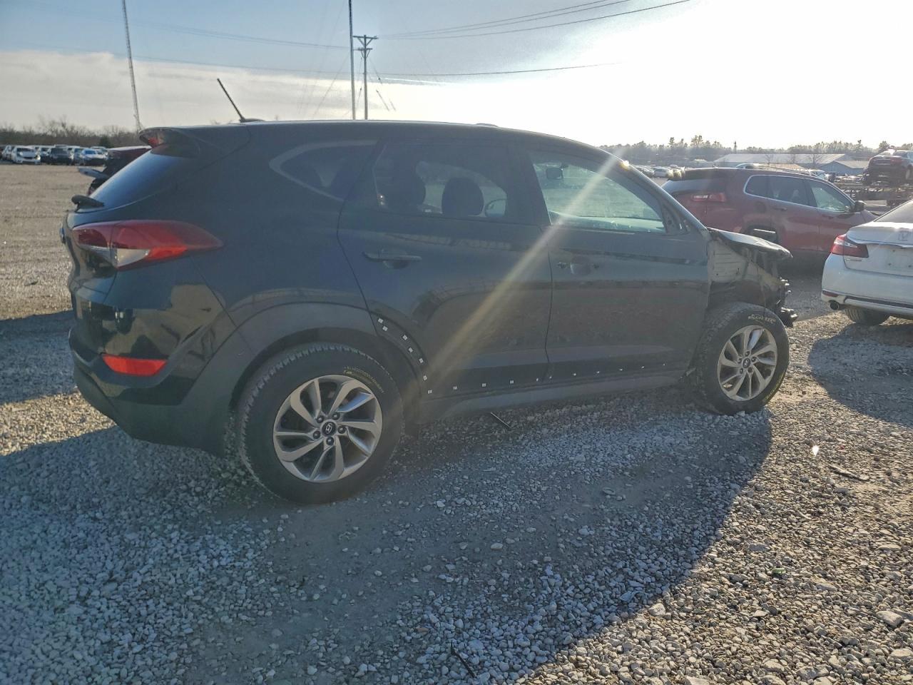 2016 HYUNDAI TUCSON SE photo 3