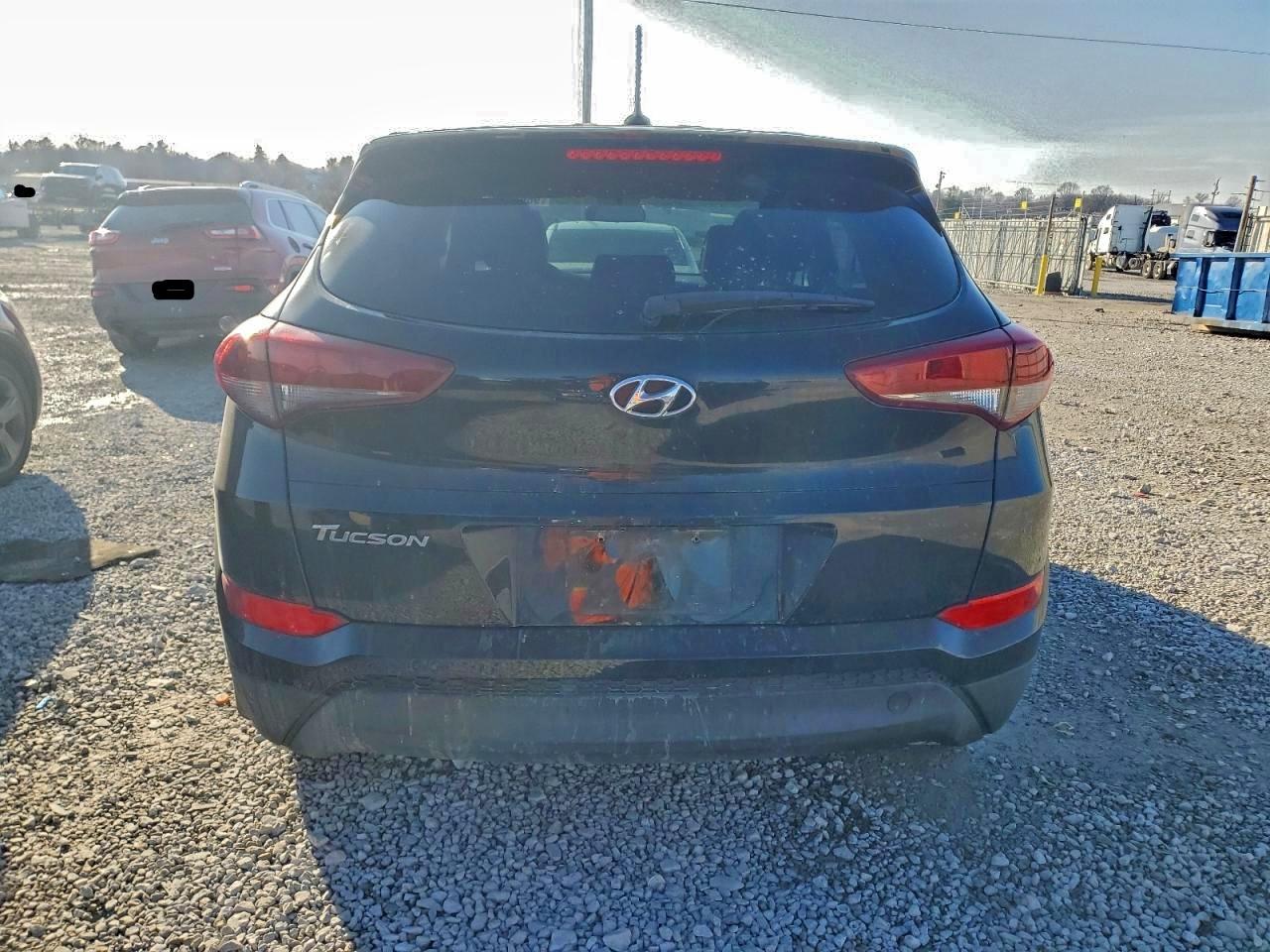 2016 HYUNDAI TUCSON SE photo 6