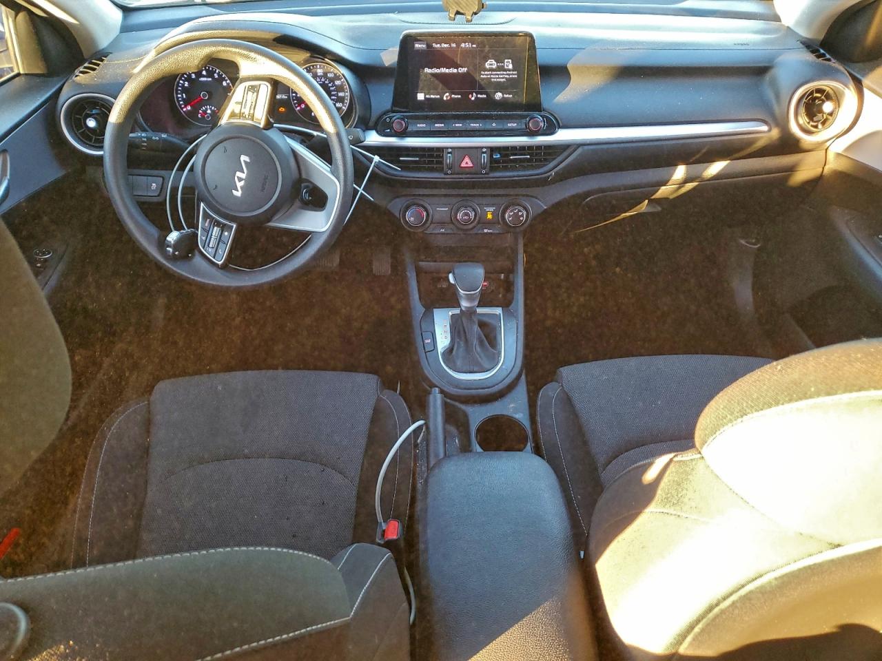 2024 KIA FORTE LX photo 8