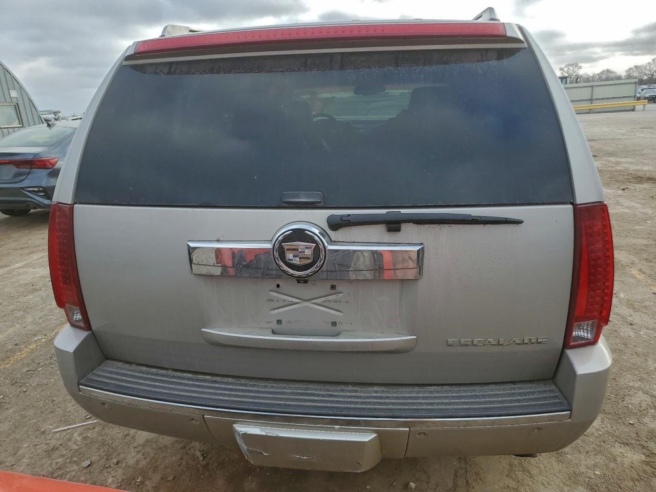 2007 CADILLAC ESCALADE LUXURY photo 6