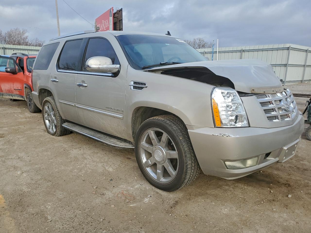 2007 CADILLAC ESCALADE LUXURY photo 4