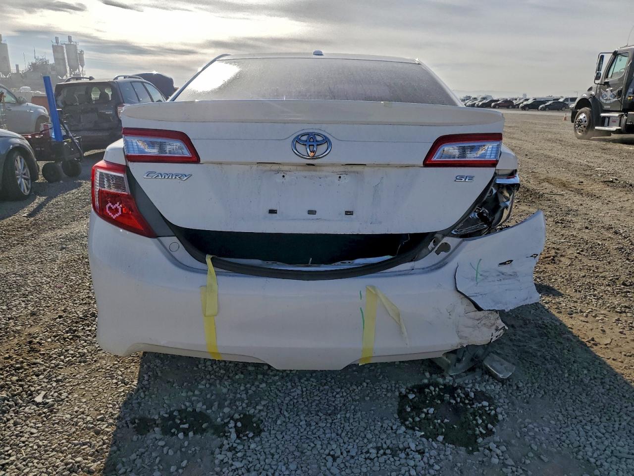 2013 TOYOTA CAMRY L photo 6