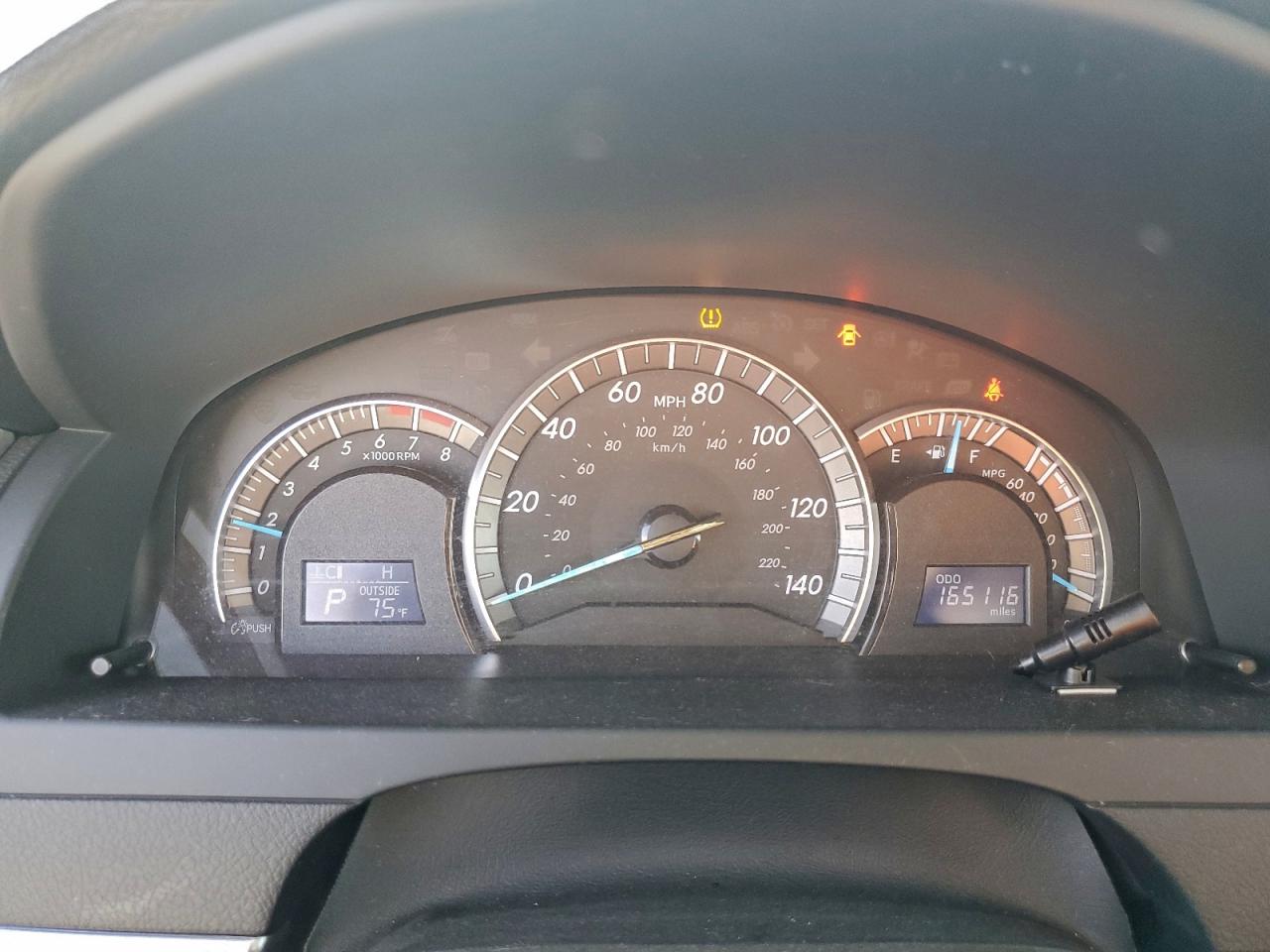 2013 TOYOTA CAMRY L photo 9