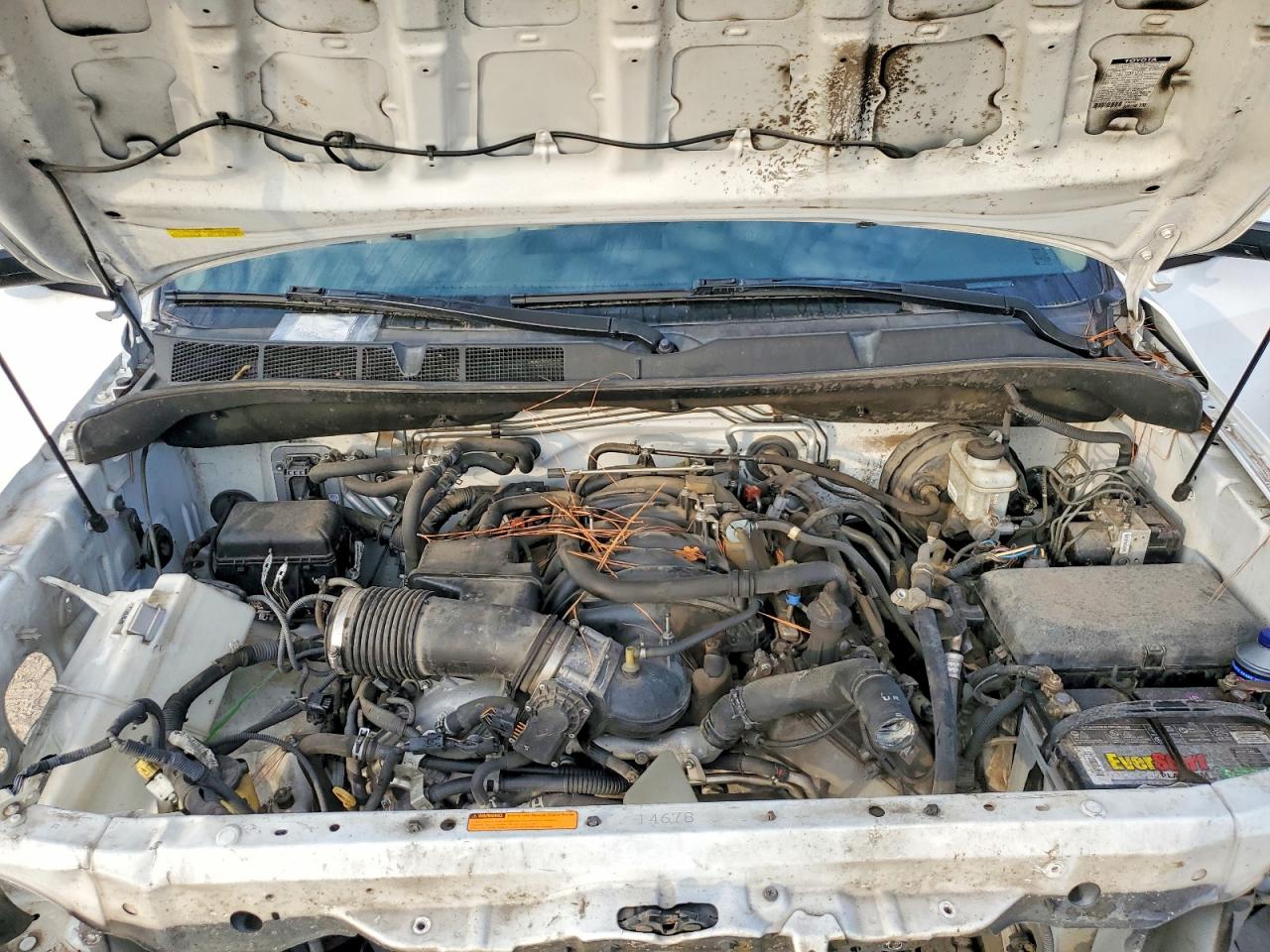2016 TOYOTA SEQUOIA SR5 photo 23