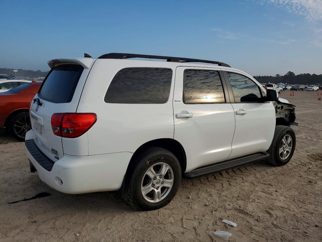 2016 TOYOTA SEQUOIA SR5 photo 5