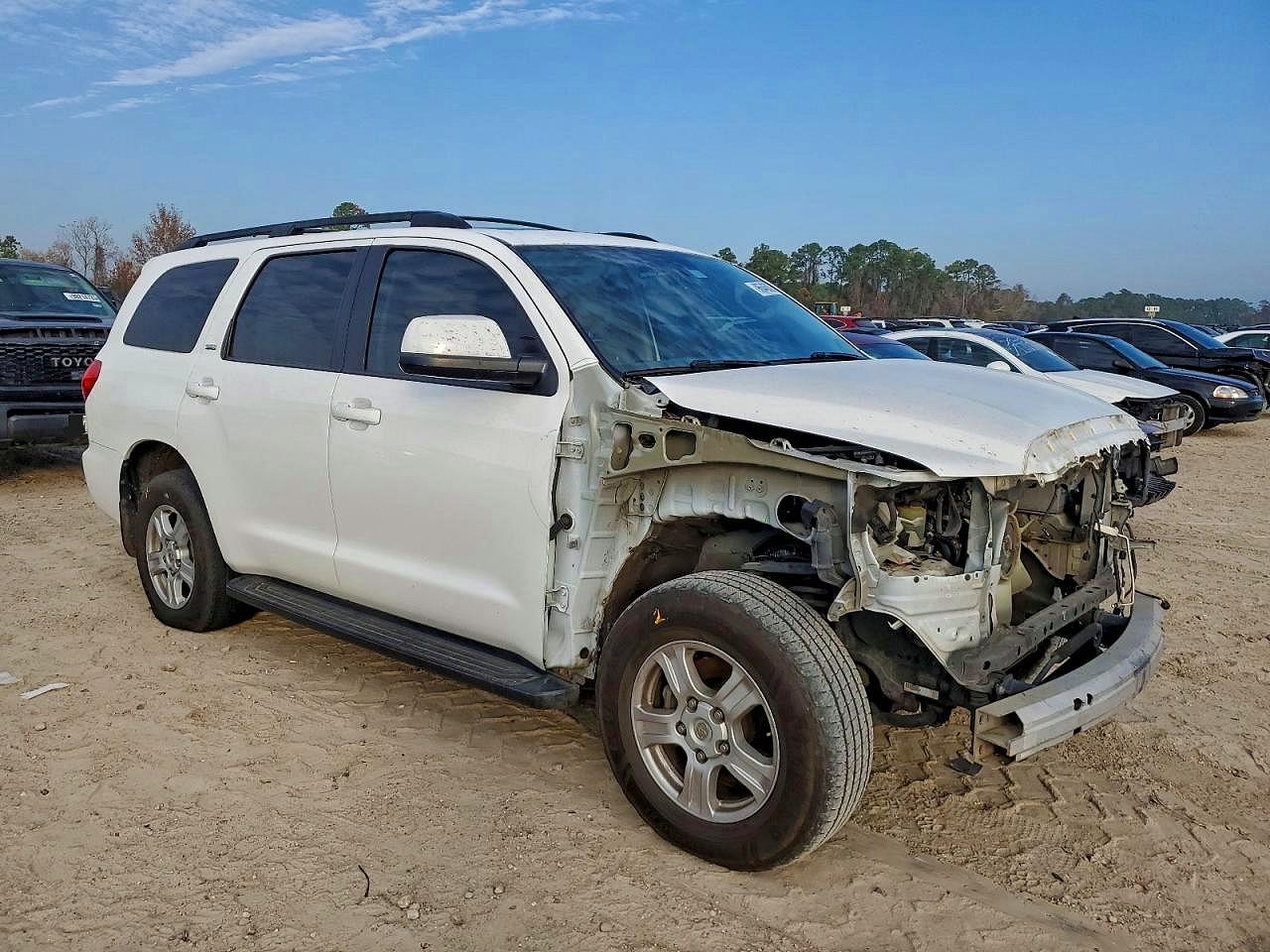 2016 TOYOTA SEQUOIA SR5 photo 7