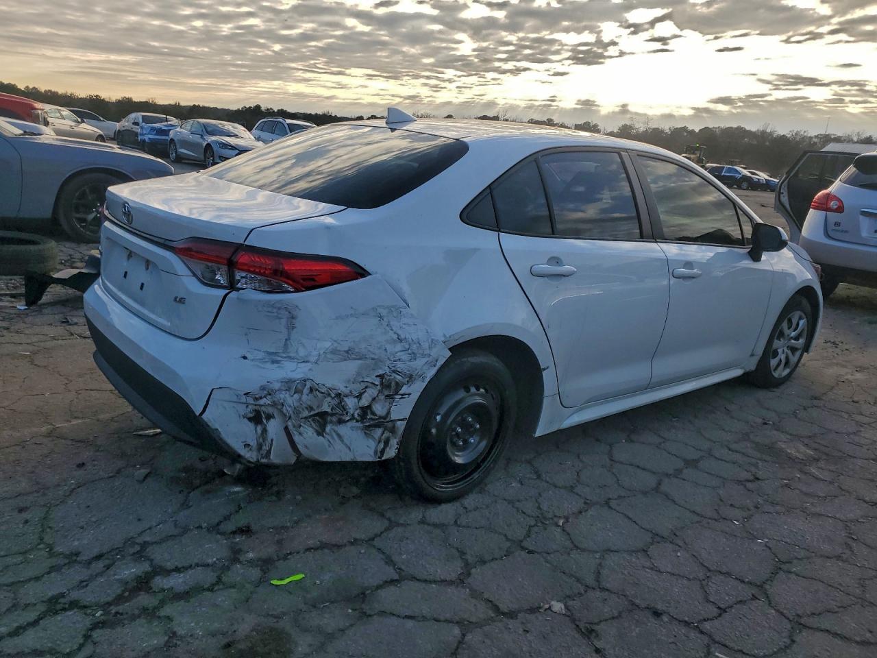 2023 TOYOTA COROLLA LE photo 3