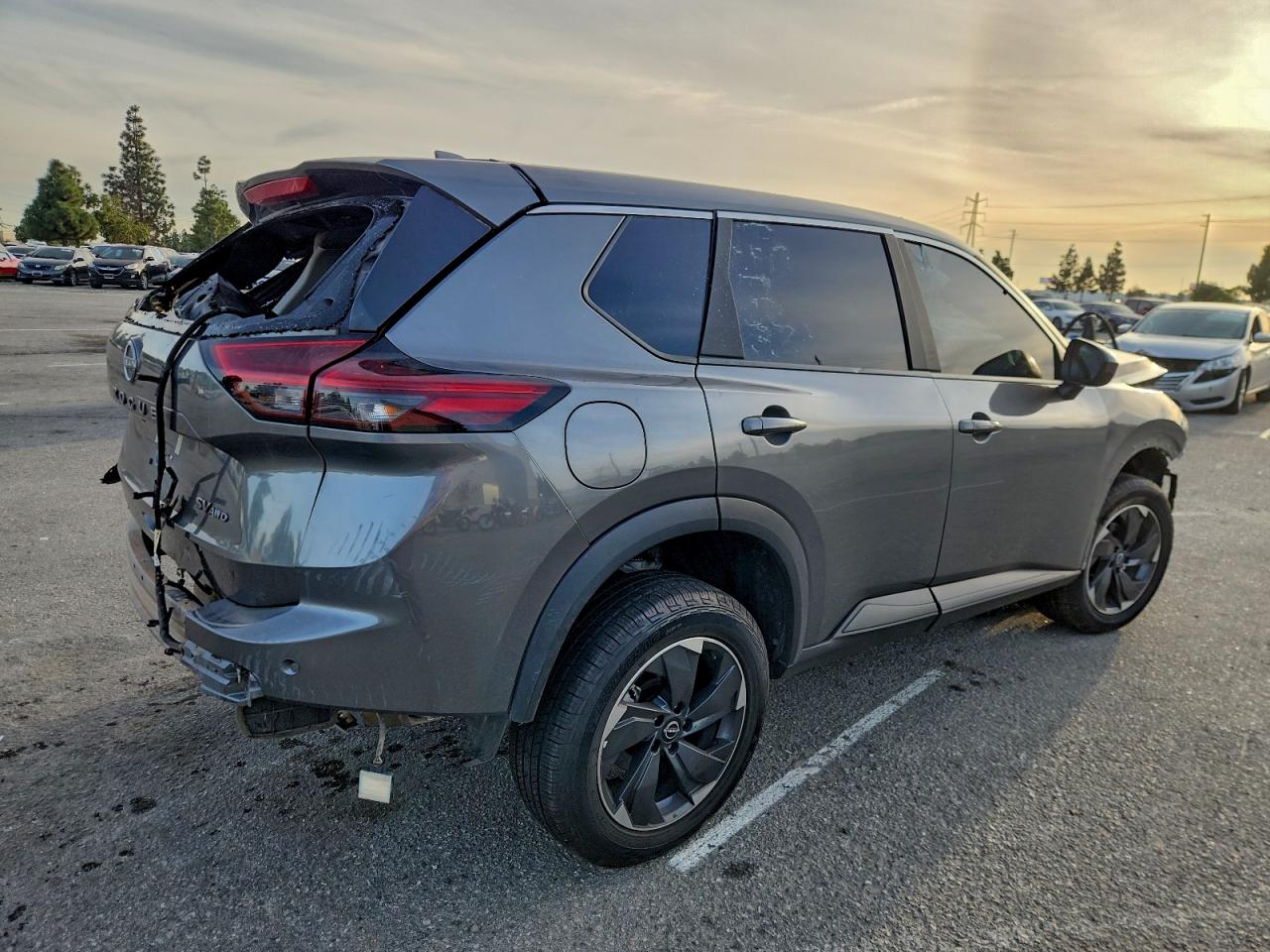 2024 NISSAN ROGUE SV photo 3