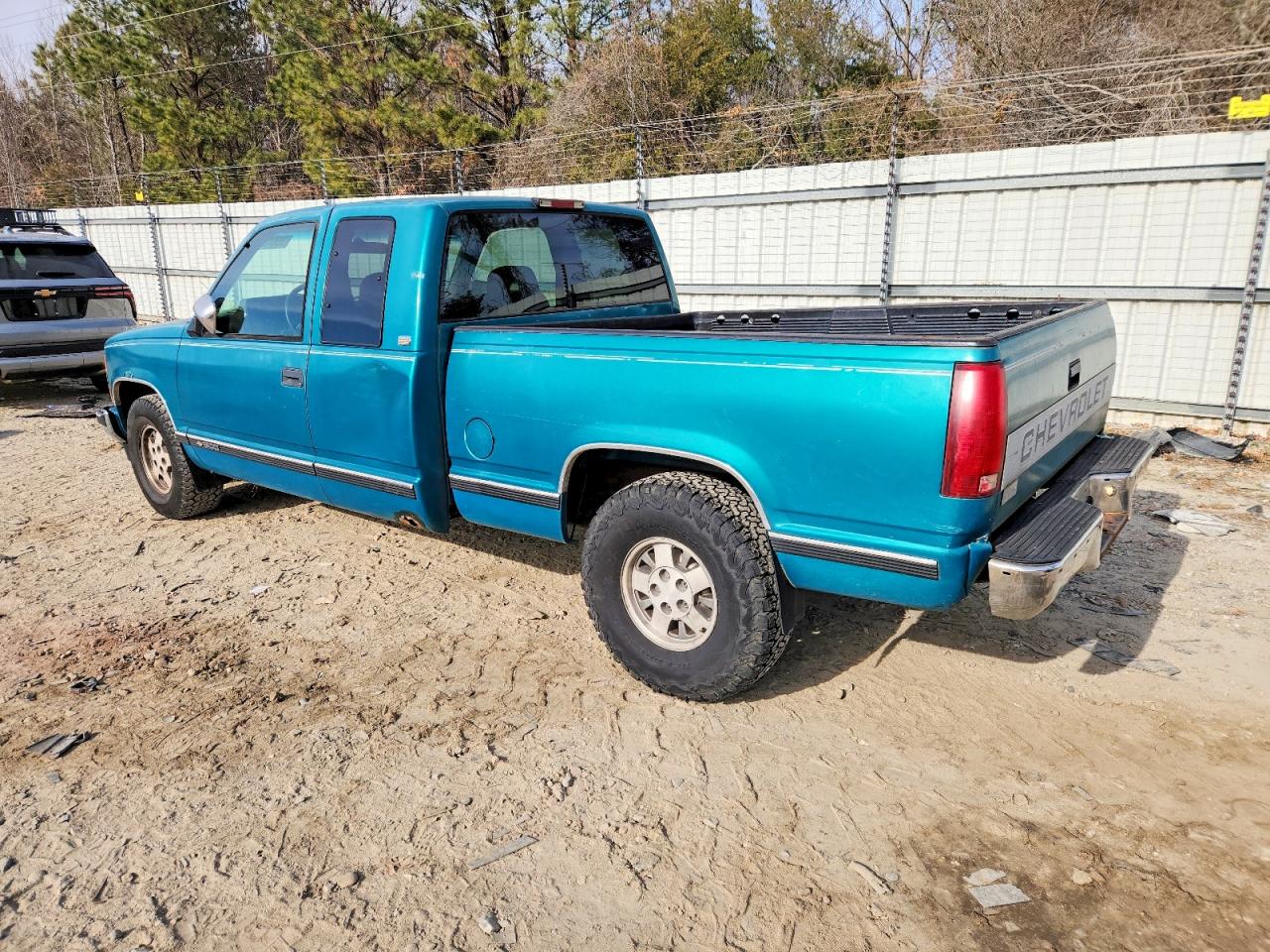 1994 CHEVROLET GMT-400 C1500 photo 2