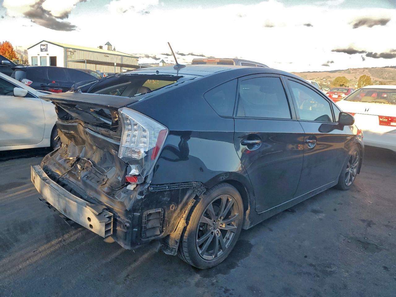 2011 TOYOTA PRIUS photo 3